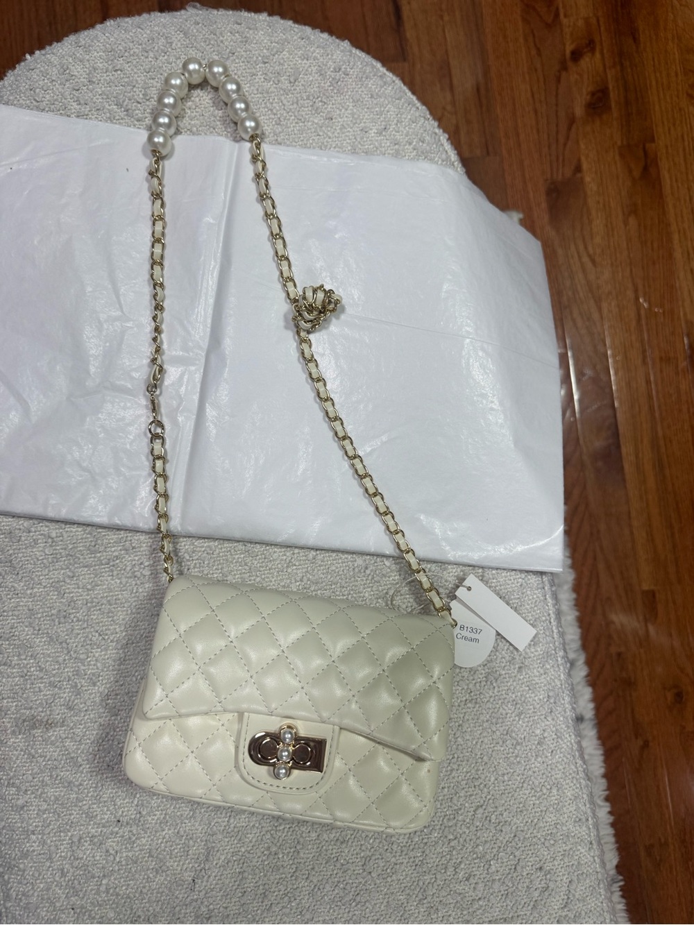 NWT Doe A Dear Quilted Pearl Crossbody Purse ✨
Retail $55 • Brand New With Tags - Picture 4 of 8